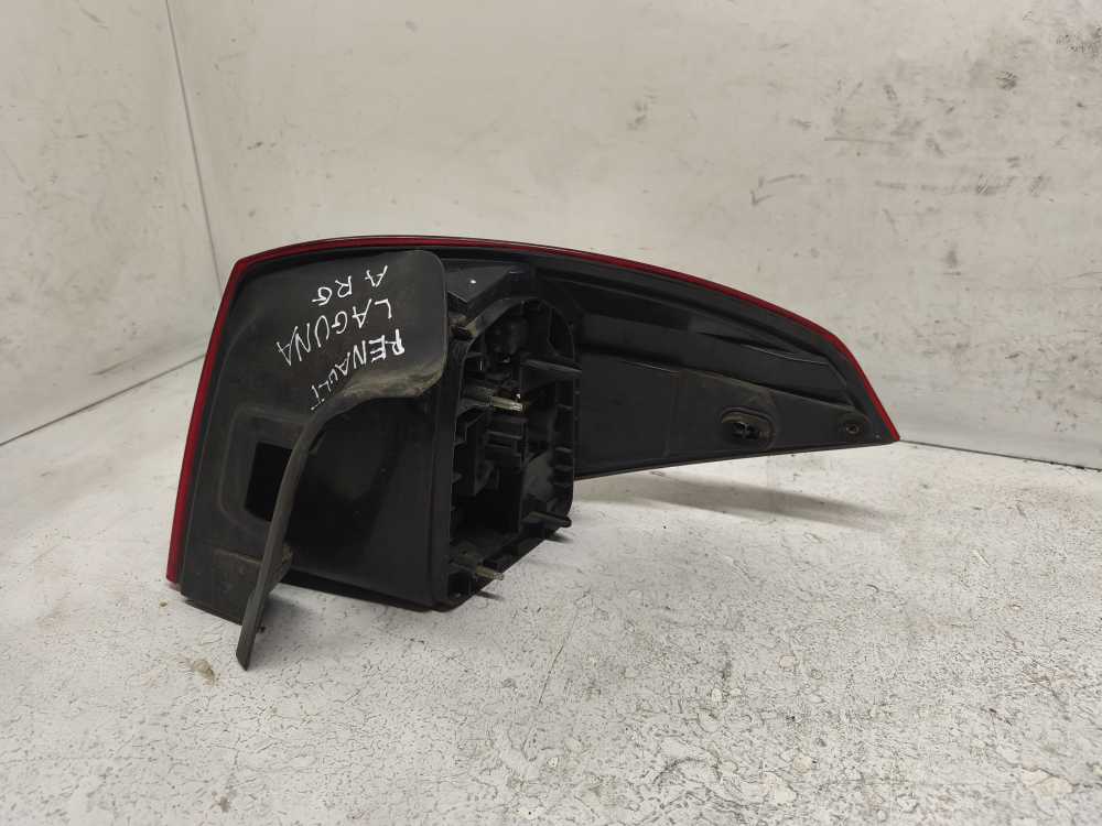 FEU ARRIERE GAUCHE RENAULT - Vue 2